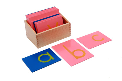 Letras de lija - 
Minúscula en print con caja
(inglés)
