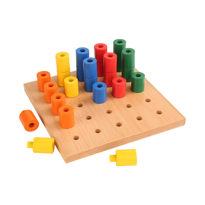 Tablero con clavos circulares de colores