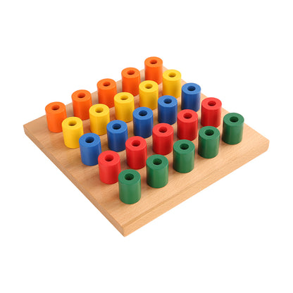 Tablero con clavos circulares de colores