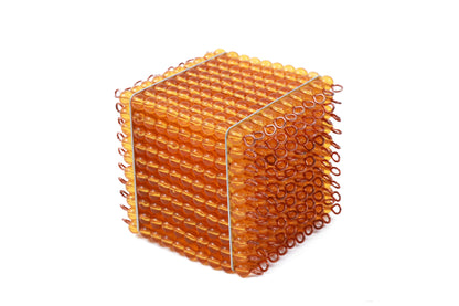 Juego del banco. Material de cuentas doradas (cuenta transparente)
