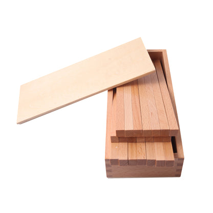 Caja con prismas de madera