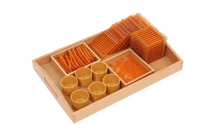 Material de Cuentas doradas y madera